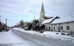 Zimni ulice u kostela